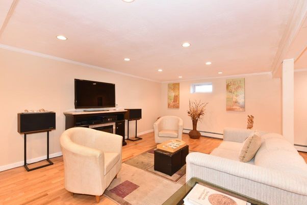 Interior, Living room, Recessed Lighting, Wood Texture Flooring