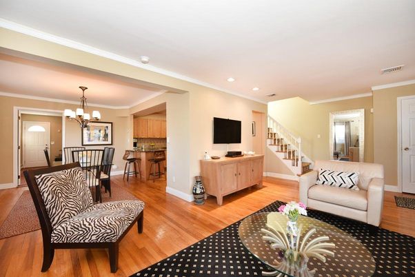 Chandelier, Dining room, Interior, Kitchen, Living room, Recessed Lighting, Wood Texture Flooring