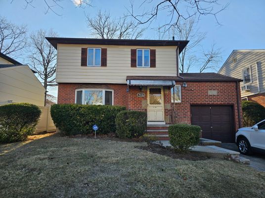 Attached, Exterior, Facade, Brick Facade, Split Level