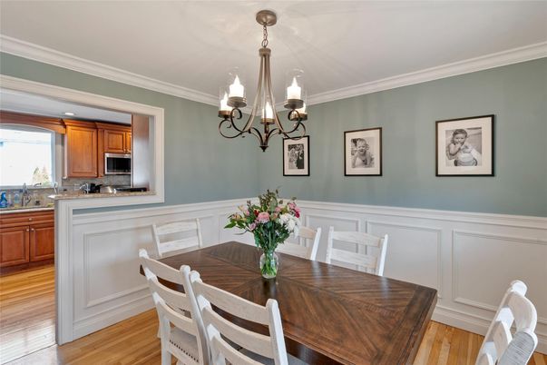 Chandelier, Dining room, Interior, Kitchen, Wood Texture Flooring
