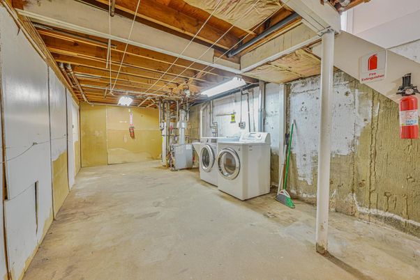 Interior, Washer, Wooden Beams