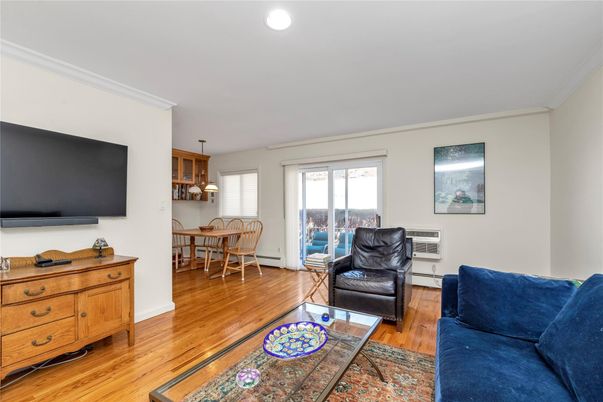 Dining room, Interior, Living room, Pendant Lights, Recessed Lighting, Wood Texture Flooring