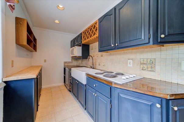 Interior, Kitchen, Recessed Lighting, Tile Countertops