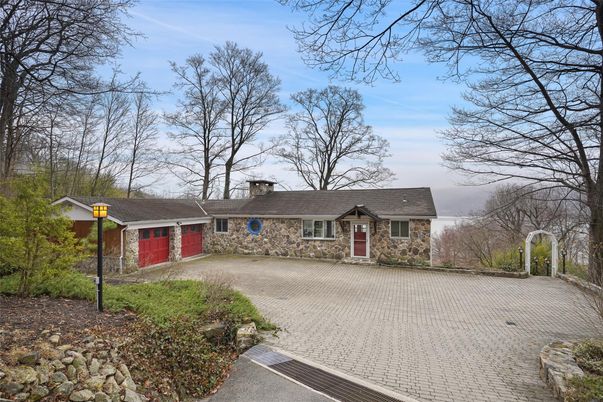 Backyard, Exterior, Facade, Cape Cod