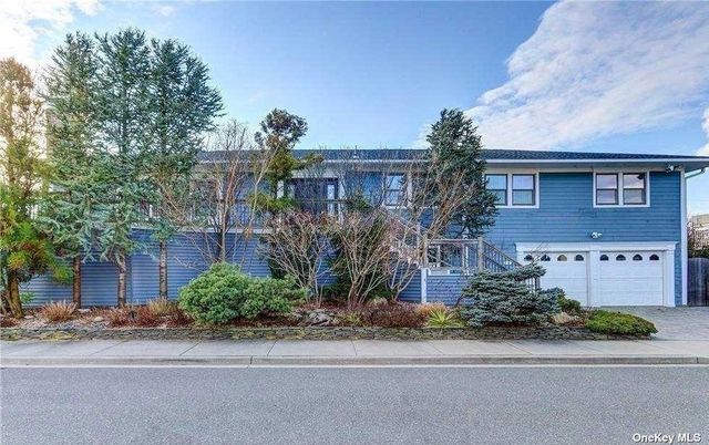 Attached, Exterior, Facade, Raised Ranch