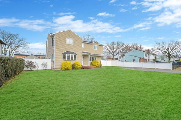 Backyard, Exterior, Facade, French Provincial