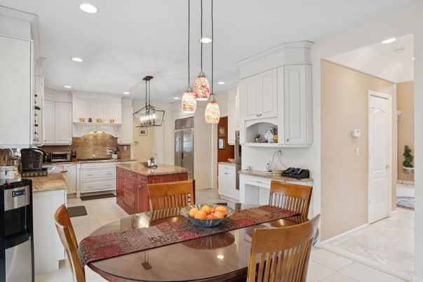 Dining room, Interior, Kitchen, Pendant Lights, Recessed Lighting, Stainless Steel Appliances