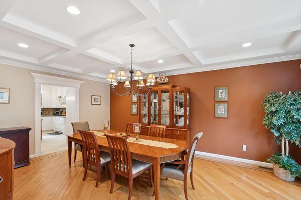 Chandelier, Dining room, Interior, Recessed Lighting, Wood Texture Flooring
