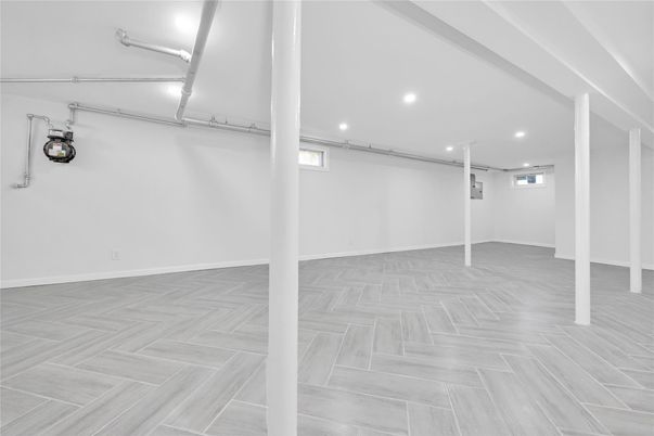 Interior, Recessed Lighting, Wood Texture Flooring