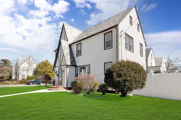 Exterior, Facade, Tudor Revival