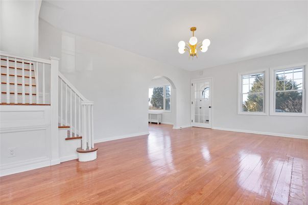 Chandelier, Empty room, Interior, Wood Texture Flooring
