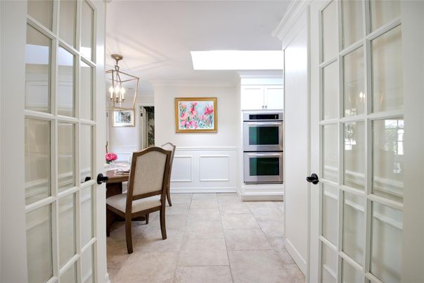 Dining room, Interior, Kitchen, Pendant Lights, Stainless Steel Appliances