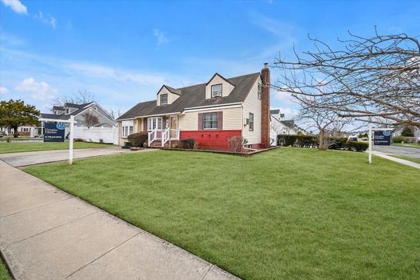 Backyard, Exterior, Facade, Cape Cod