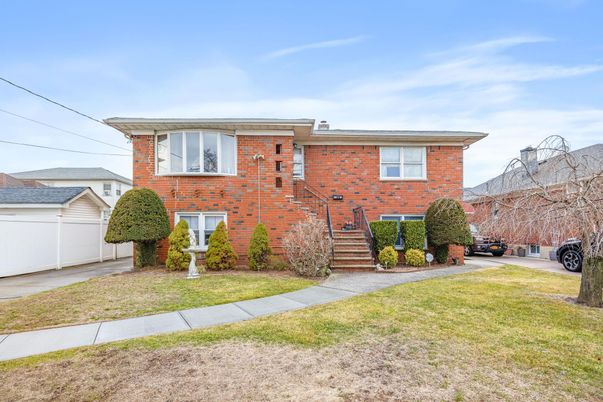 Exterior, Facade, Brick Facade, Split Level