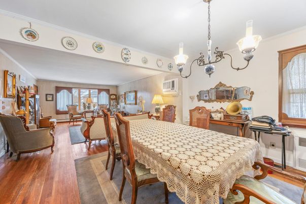 Chandelier, Dining room, Interior, Living room, Pendant Lights, Wood Texture Flooring