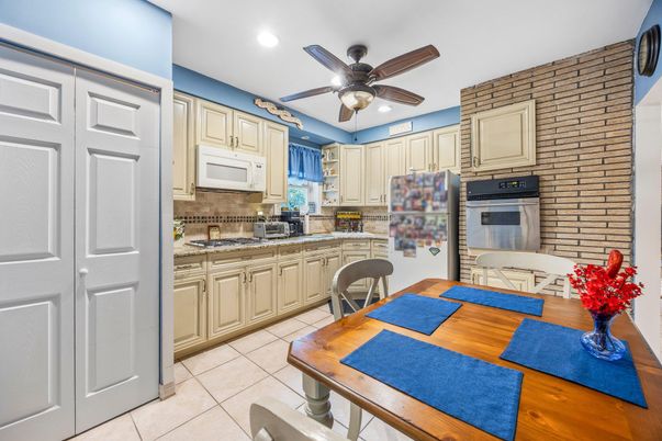 Interior, Kitchen, Recessed Lighting, Stone Walls