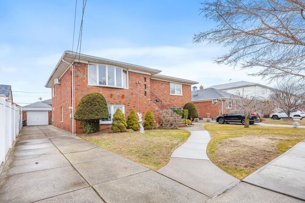 Exterior, Facade, Brick Facade, Split Level