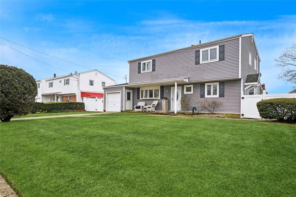 Attached, Backyard, Exterior, Facade, Split Level