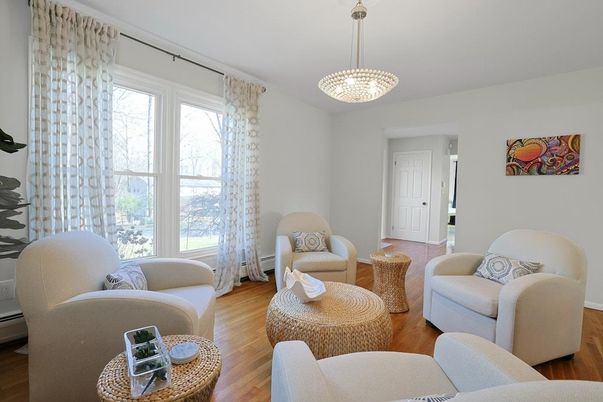 Interior, Living room, Pendant Lights, Wood Texture Flooring