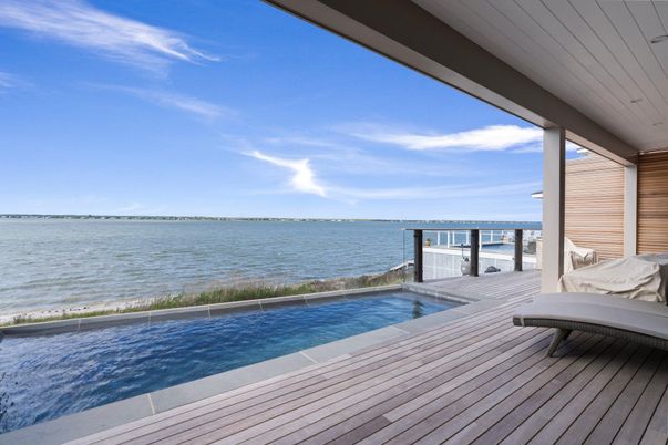 Exterior, Pool, Water
