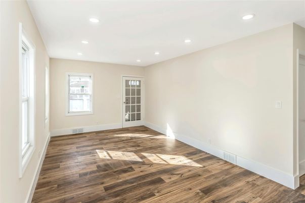 Empty room, Interior, Recessed Lighting, Wood Texture Flooring