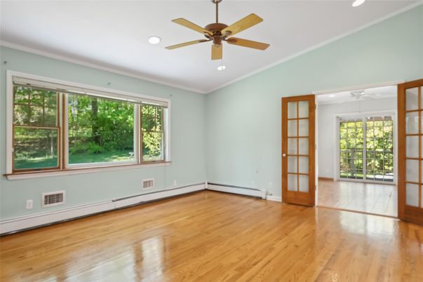 Empty room, Interior, Recessed Lighting, Wood Texture Flooring