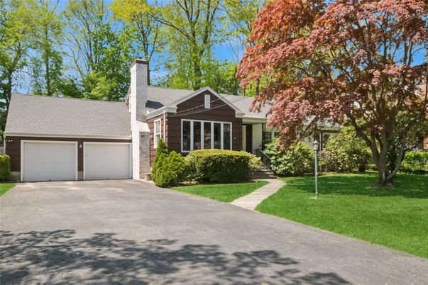 Attached, Exterior, Facade, Ranch