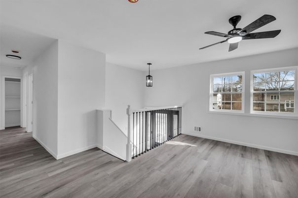 Empty room, Interior, Pendant Lights, Wood Texture Flooring