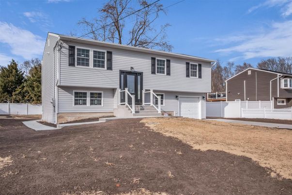 Attached, Exterior, Facade, Raised Ranch