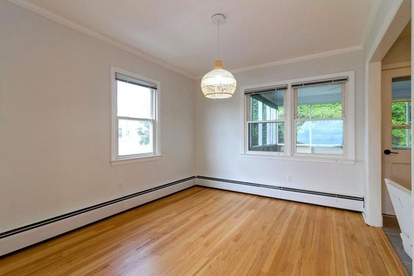 Empty room, Interior, Pendant Lights, Wood Texture Flooring