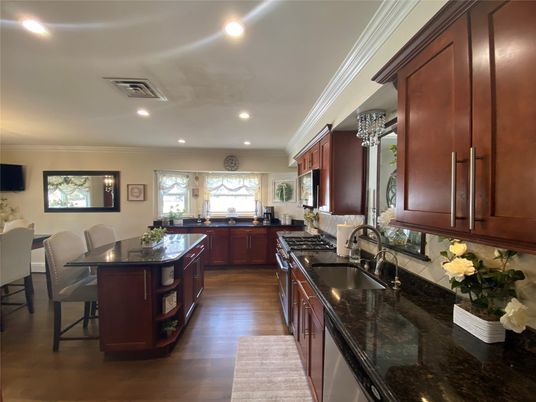 Dining room, Interior, Kitchen, Recessed Lighting, Wood Texture Flooring