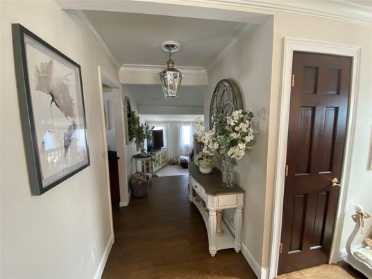 Interior, Pendant Lights, Wood Texture Flooring