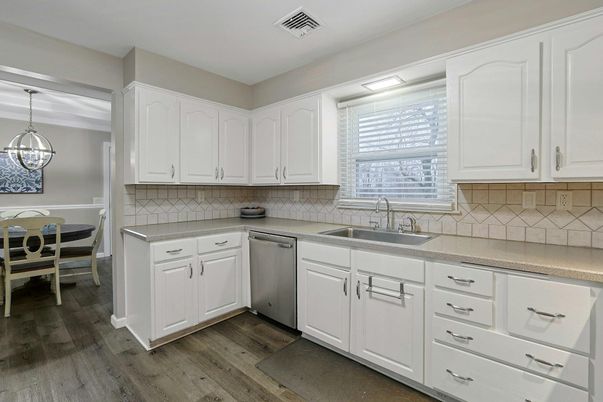 Dining room, Interior, Kitchen, Pendant Lights, Wood Texture Flooring
