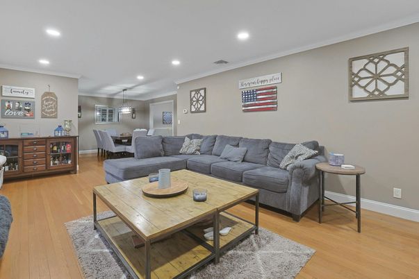 Dining room, Interior, Living room, Pendant Lights, Recessed Lighting, Wood Texture Flooring