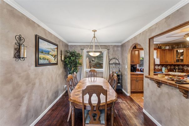 Dining room, Interior, Kitchen, Pendant Lights, Wood Texture Flooring