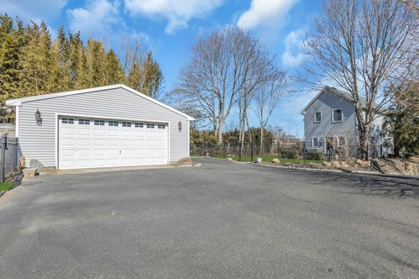 Detached Garage, Exterior