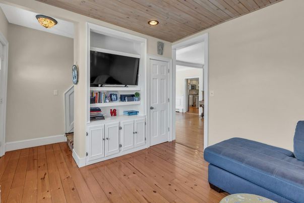 Interior, Recessed Lighting, Wooden Ceilings, Wood Texture Flooring