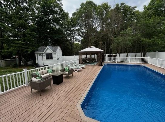 Exterior, Pool