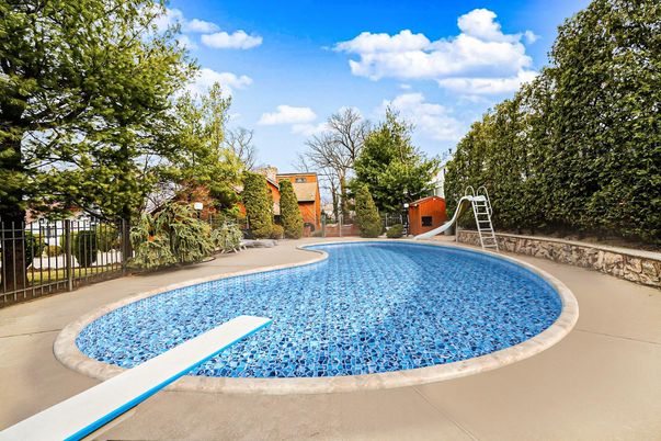 Exterior, Playground, Pool