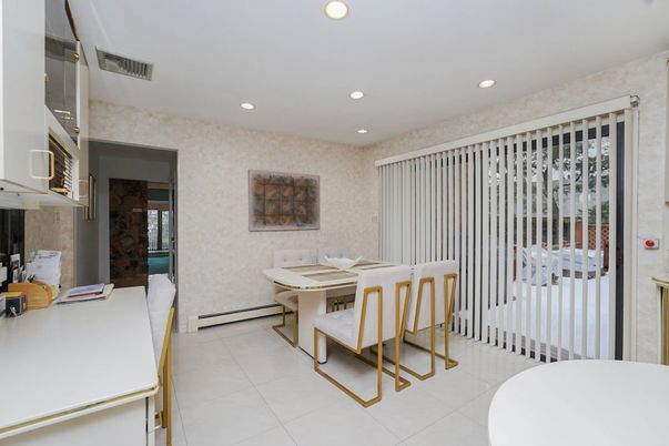 Dining room, Interior, Recessed Lighting