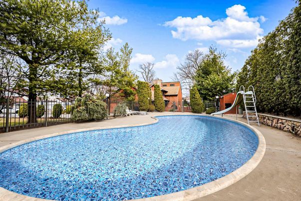 Exterior, Playground, Pool
