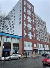 Exterior, Facade, Brick Facade, Chicago School