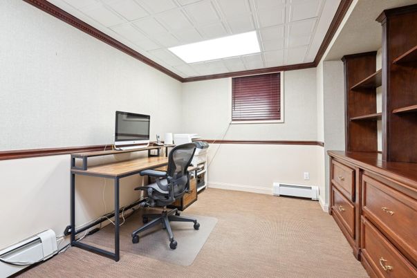 Home Office, Interior