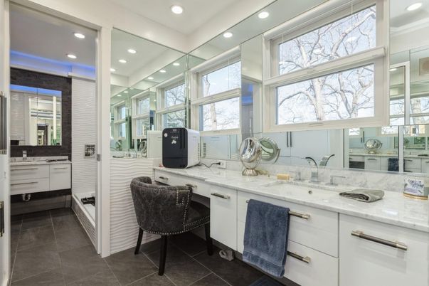 Bathroom, Interior, Recessed Lighting