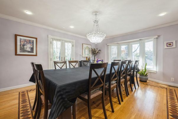 Chandelier, Dining room, Interior, Recessed Lighting, Wood Texture Flooring