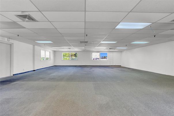 Empty room, Interior, Recessed Lighting
