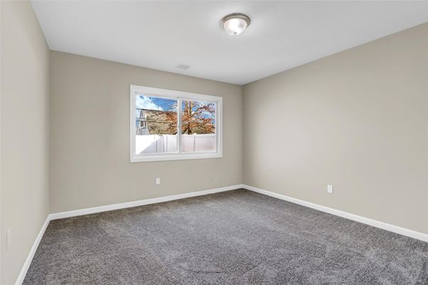 Empty room, Interior