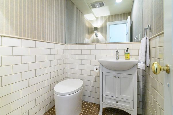 Bathroom, Interior, Recessed Lighting