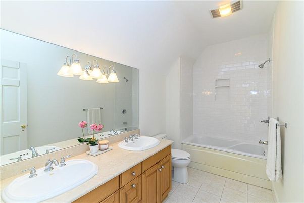 Bathroom, Dual Sink Vanities, Interior