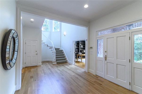 Interior, Recessed Lighting, Wood Texture Flooring